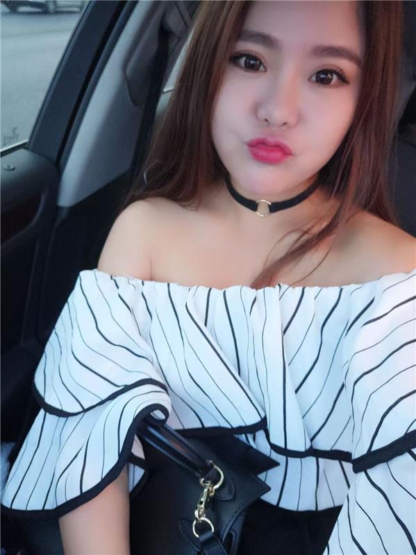 西三环一字马美女