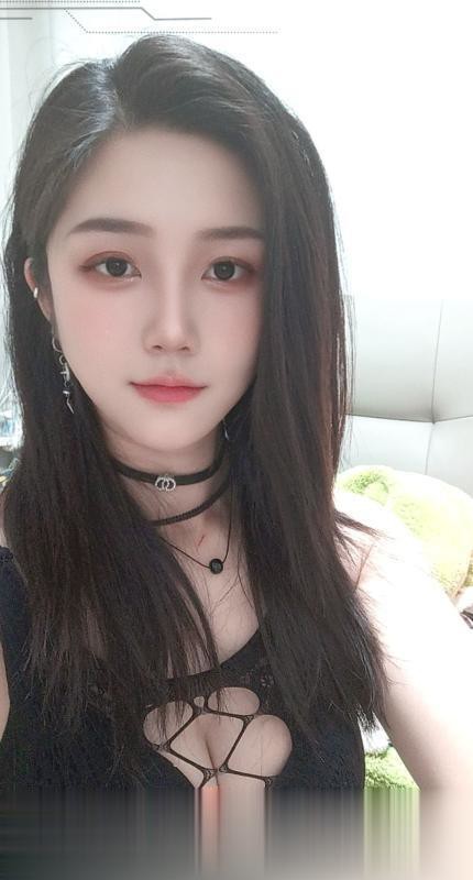 苗条纯御甜妹