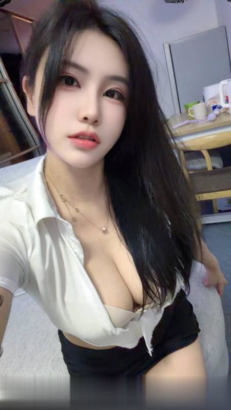 浦东大胸嫩女友